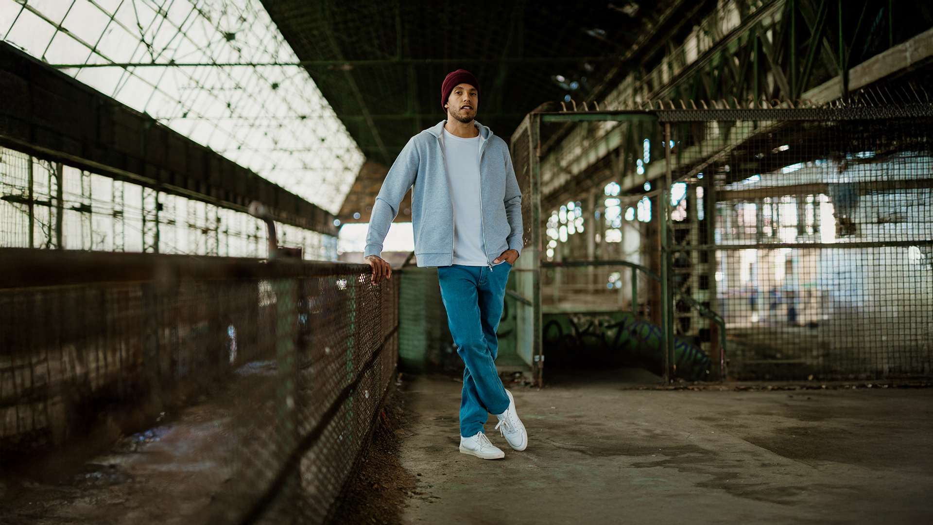 ESSENTIAL MERINO ZIP HOODIE